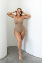 Bezszwowe body modelujące Hugmi